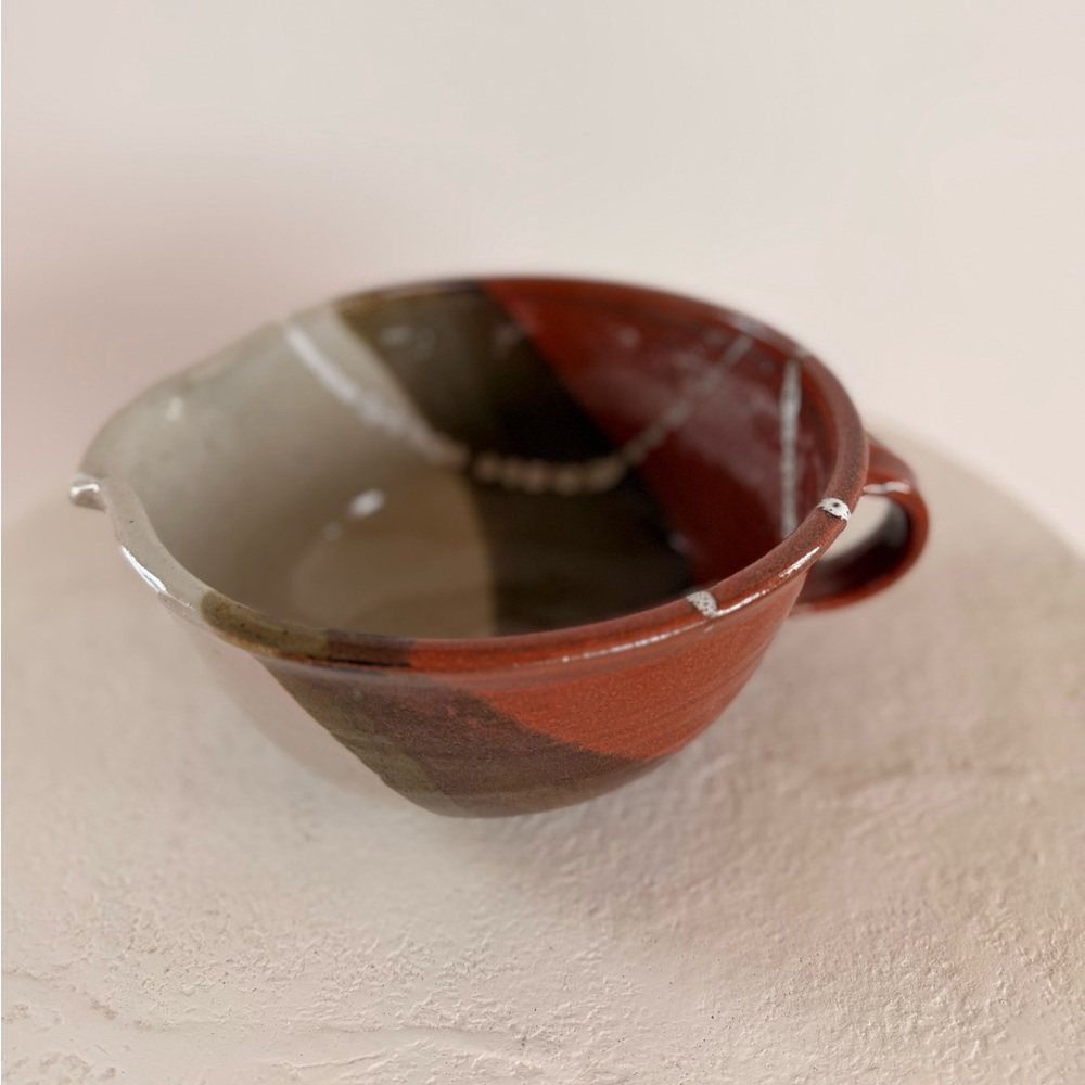 STUDIO POTTERY BATTER BOWL HANDLE/SPOUT HAND-MADE MID-CENTURY MODERN‎ CERAMICS - Picture 12 of 14